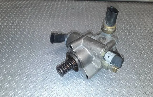 Audi A6 S6 C6 4F Mechanical fuel pump 06F127025H HFS853102B