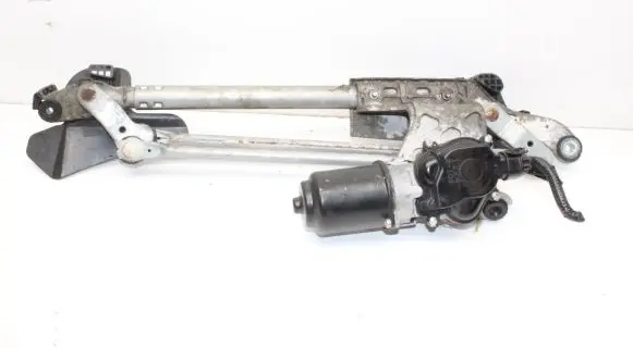 Mazda 3 II Front wiper linkage and motor