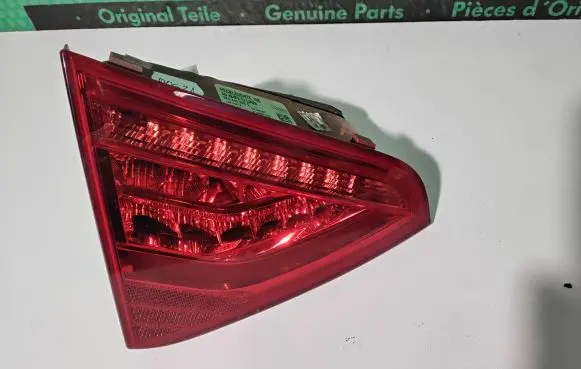 Audi A5 8T 8F Tailgate rear/tail lights 8T0945093C