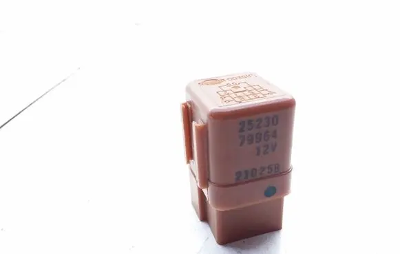 Nissan Primera Hazard warning light relay 21025B 2523079964