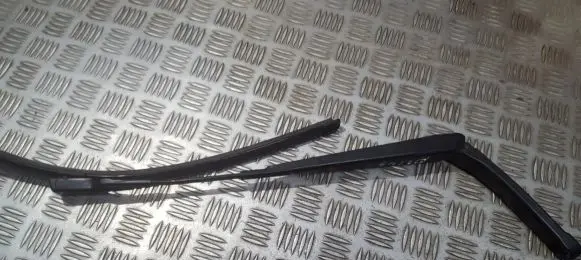 Volkswagen Golf V Front wiper blade arm 1q0955410