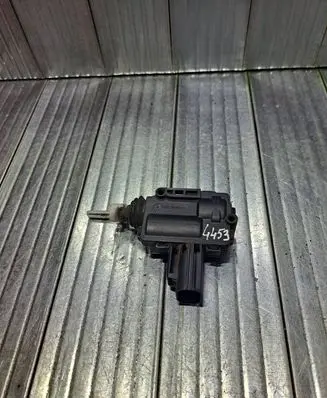 Fuel tank cap lock motor