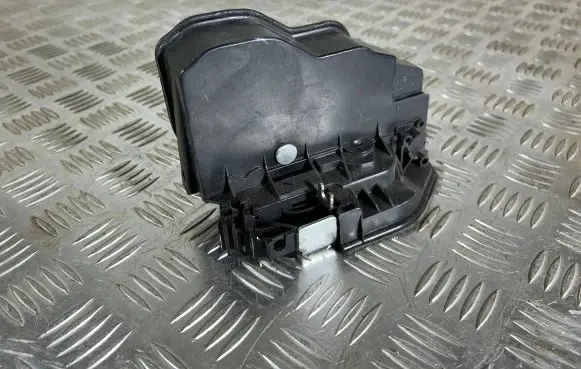 BMW 4 F36 Gran coupe Front door lock 7202145