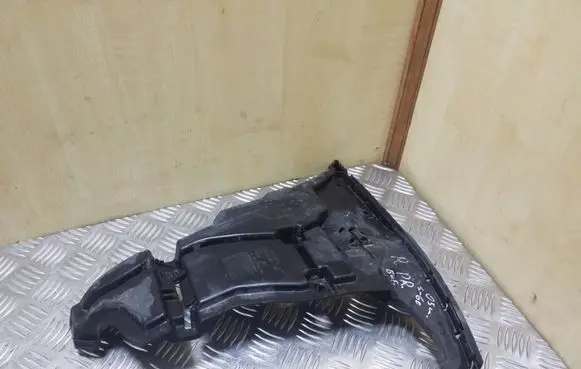 Volvo S60 Front bumper mounting bracket 08693182