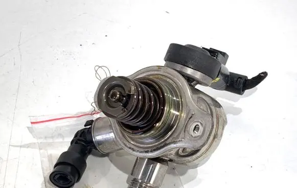 Skoda Kamiq Fuel injection high pressure pump 05E127027G