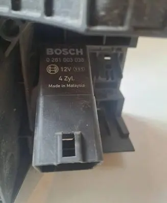 Skoda Octavia Mk2 (1Z) Glow plug pre-heat relay 0281003038