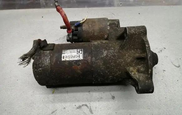 Peugeot Partner Starter motor M001T80082