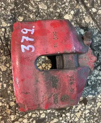 Skoda Octavia Mk2 (1Z) Front brake caliper