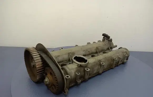 Volkswagen Golf IV Rocker cam cover 036103475N