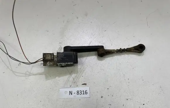 Headlight/headlamp level sensor