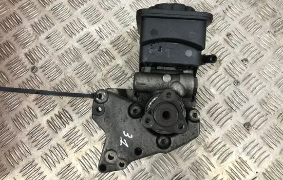 BMW X5 E53 Power steering pump 2247556 32412247556