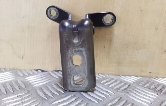 Opel Astra J Front door upper hinge
