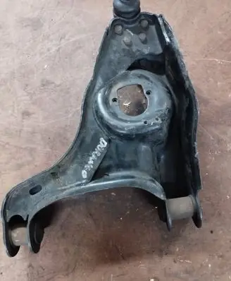 Dodge Durango I Front lower control arm/wishbone 52106116AA
