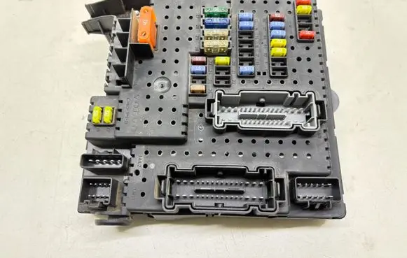 Volvo V70 Fuse module 30728512