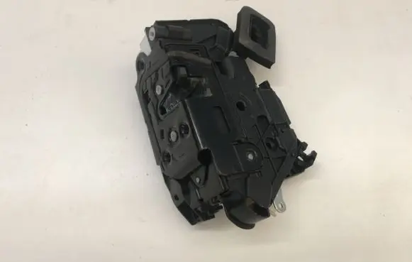 Skoda Yeti (5L) Front door lock 5K2837015D 5K2837015H
