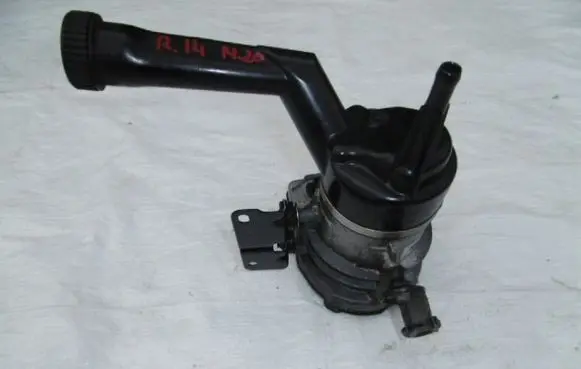 Peugeot RCZ Power steering pump 9670700480