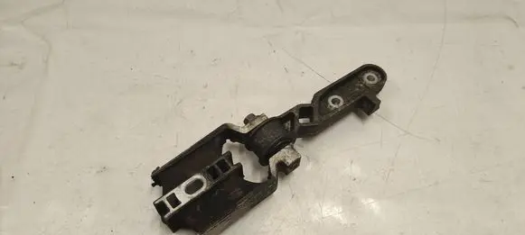 Volvo XC90 Engine mount bracket 31330594