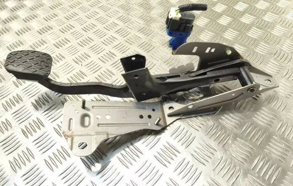 Mazda 3 II Brake pedal 