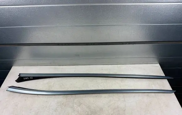 Peugeot 3008 I Windshield trim 9682757980