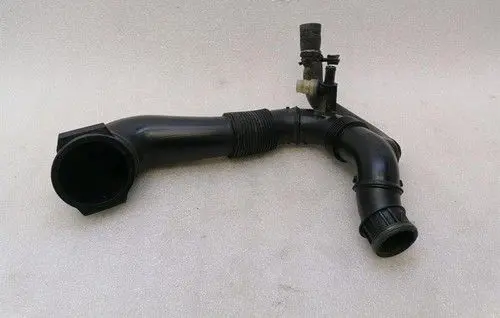Porsche Macan (95B) Turbo air intake inlet pipe/hose 95B128532D