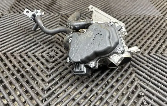 Volkswagen PASSAT B8 Throttle valve 04L128059AA 98910JG1AA 690821780