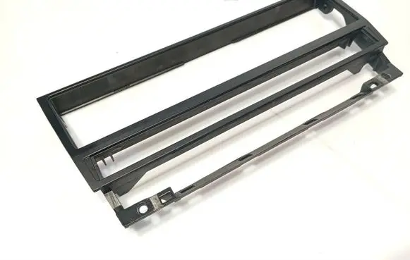 BMW 5 E39 Radio/GPS head unit trim 8247302