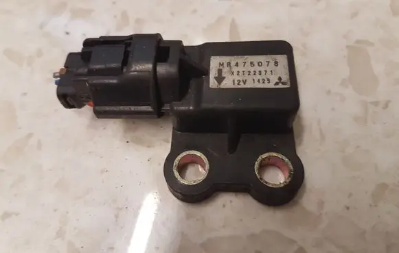 Mitsubishi Pajero Sport I Airbag deployment crash/impact sensor MR475078 X2T22371