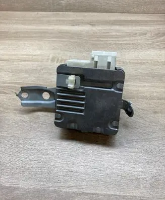 Toyota Avensis T250 Power steering control unit/module 8965005030