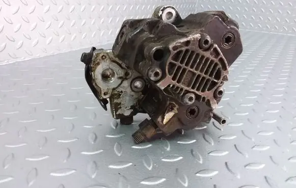 Toyota Corolla E120 E130 Fuel injection high pressure pump 2210033040 0445010105