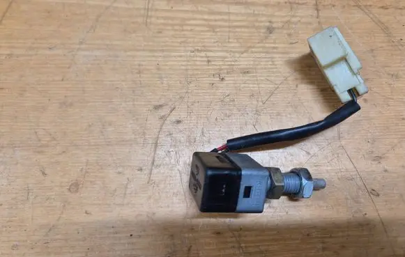Hyundai Sonata Brake pedal sensor switch 9384038000