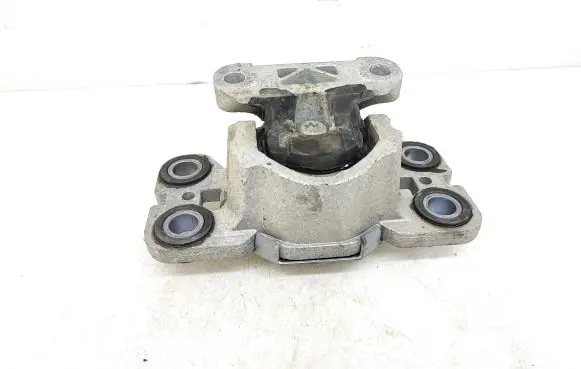 Volvo V60 Engine mount bracket 31316875