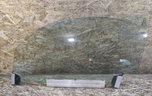 Jaguar XK8 - XKR Front door window/glass (coupe) 