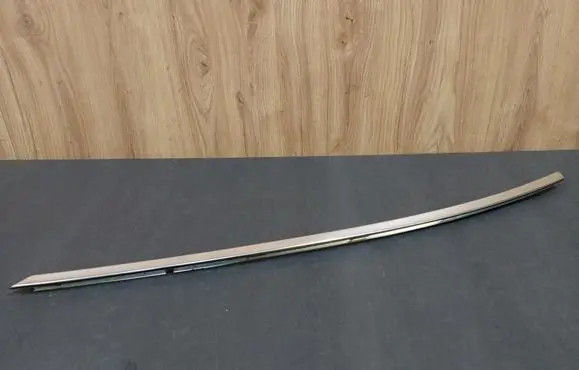Mercedes-Benz E A207 Windshield trim 2076730883 A2076730883