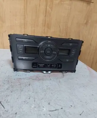 Toyota Auris 150 Climate control unit 5590002220B 7G1261100SQUA