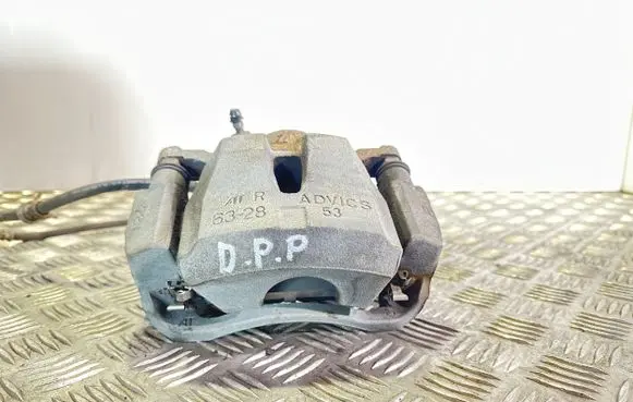 Toyota Auris E180 Front brake caliper