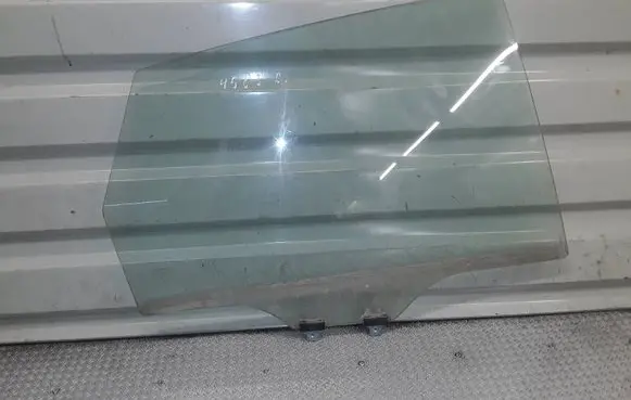 Subaru Impreza III Rear door window glass