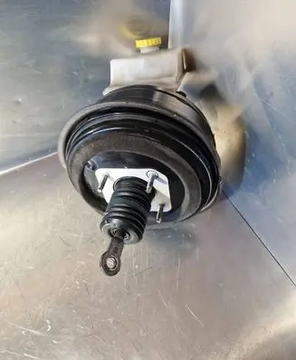 Jeep Grand Cherokee Brake booster