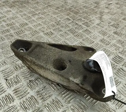 BMW 3 F30 F35 F31 Engine mounting bracket 6784829