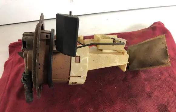 Toyota Yaris Verso Fuel level sensor 