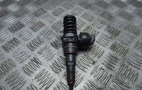 Volkswagen Multivan T5 Fuel injector 07Z130073F 0414720210