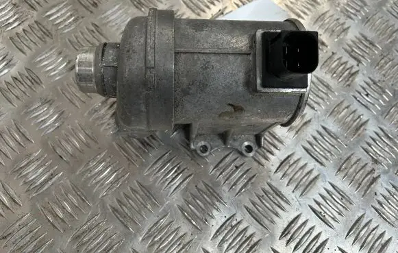 Volvo XC90 Water pump 31368715