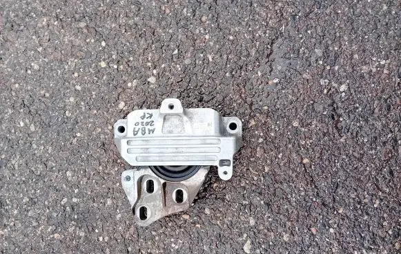 Mercedes-Benz A W177 Engine mount bracket A2472403200 191031715 ZGS0010001
