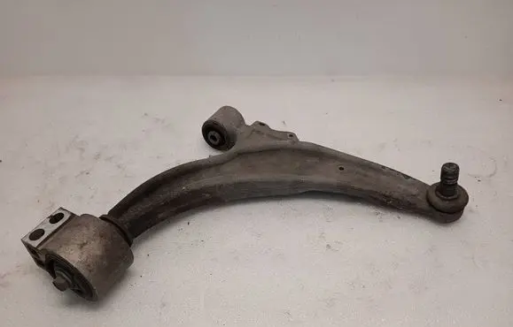 Chevrolet Volt I Front control arm 13334023