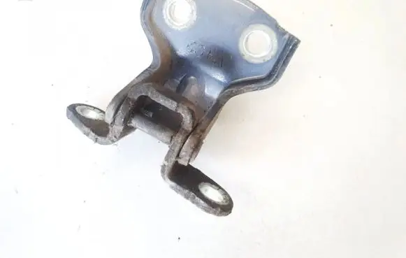Chevrolet Epica Rear door lower hinge
