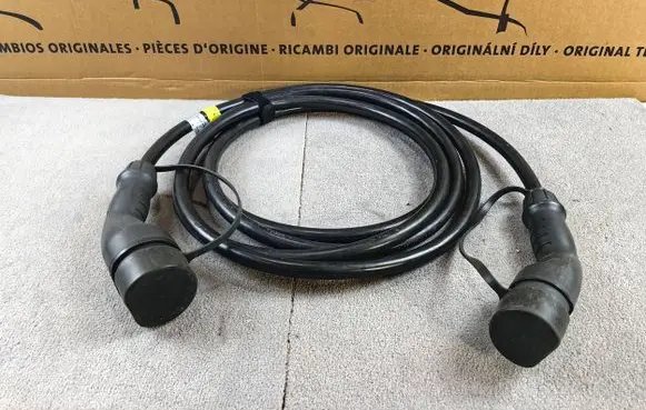 Hyundai Ioniq 5 Electric car charging cable 832325HY111 20220823 99632ADS013A