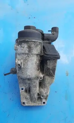 Volvo S40 Oil filter cover 
