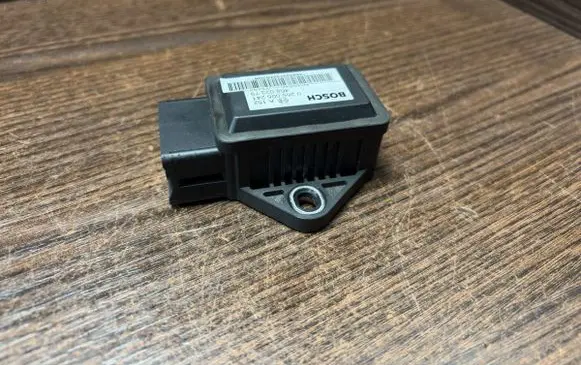 Iveco Daily 3rd gen ESP acceleration yaw rate sensor 46803379 0265005241