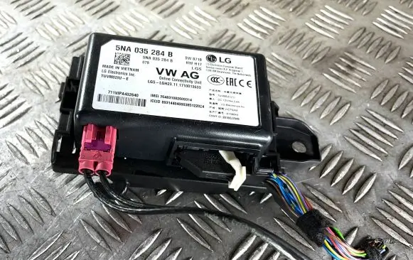 Volkswagen e-Golf Gateway control module 5NA035284B
