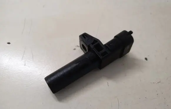 Mercedes-Benz C W204 Crankshaft position sensor A2761530128