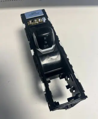 Gear selector/shifter in gearbox
